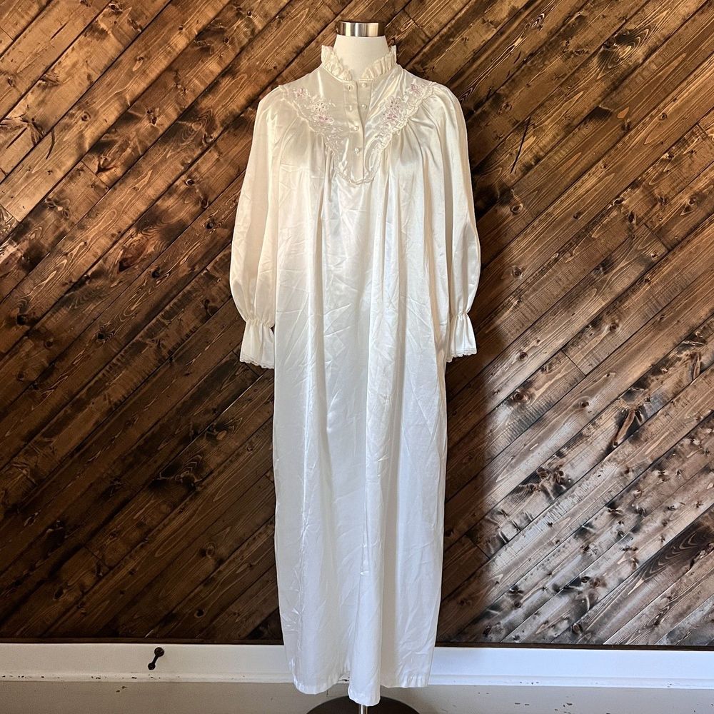 Ilise Stevens Vintage Nightgown Cream Satin Flannel Lined